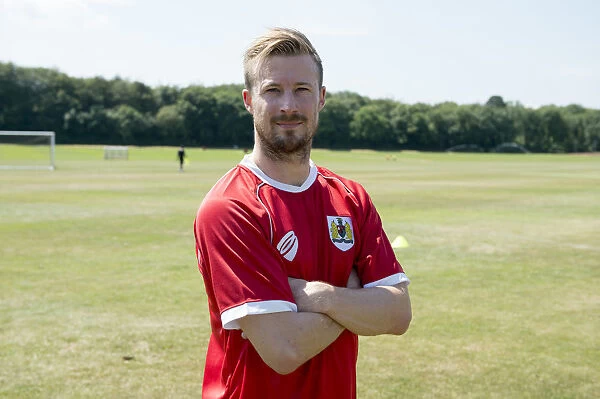 Bristol City's First Pre-Season Training Session: New Signing Wade Elliott in Action