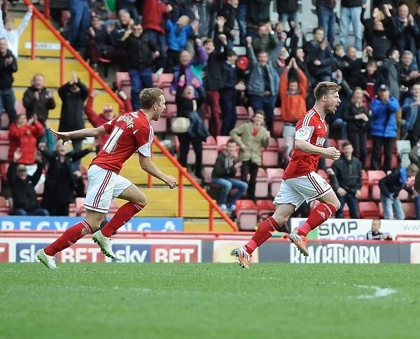 Euphoria Unleashed: Wade Elliott's Thrilling Goal Celebration for Bristol City vs. Preston North End, Sky Bet League One (2014)
