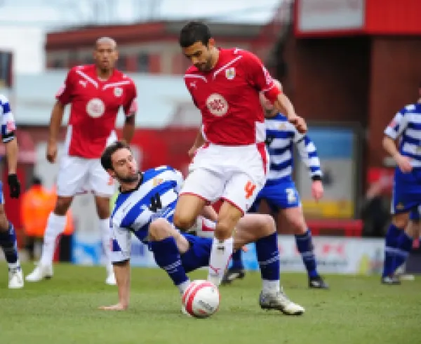 Buy Liam Fontaine beats Mark Wilson to the ball