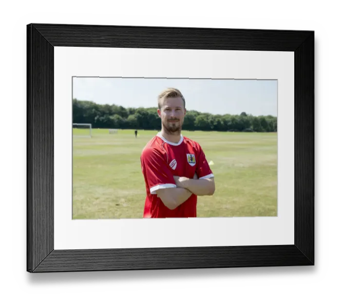 Framed Print : Bristol City's First Pre-Season Training Session: New Signing Wade Elliott in Action Framed Print : Bristol City's First Pre-Season Training Session: New Signing Wade Elliott in Action