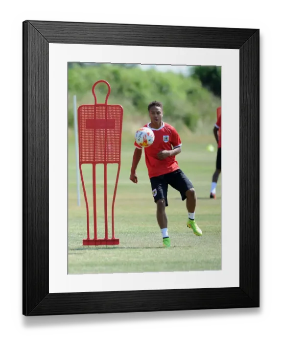 Framed Print : Bristol City Football Club: Bobby Reid in Training (July 2, 2014) Framed Print : Bristol City Football Club: Bobby Reid in Training (July 2, 2014)