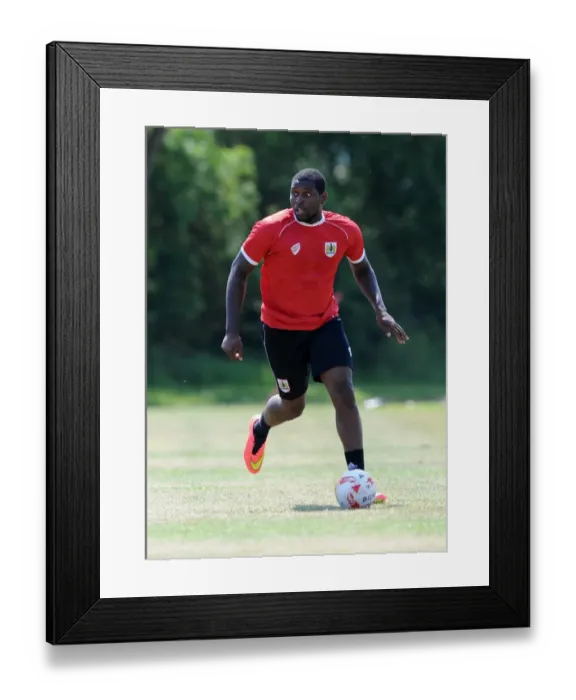 Framed Print : Bristol City's Jay Emmanuel-Thomas in Deep Focus during Training (July 2, 2014)