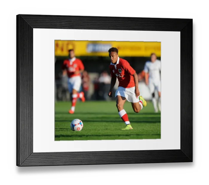 Framed Print : Bobby Reid in Action: Weston Super Mare vs. Bristol City, July 2014