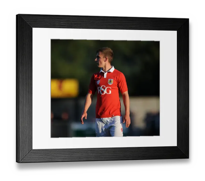 Framed Print : Bristol City's Joe Bryan in Pre-Season Form at Woodspring Stadium (July 2014) Framed Print : Bristol City's Joe Bryan in Pre-Season Form at Woodspring Stadium (July 2014)