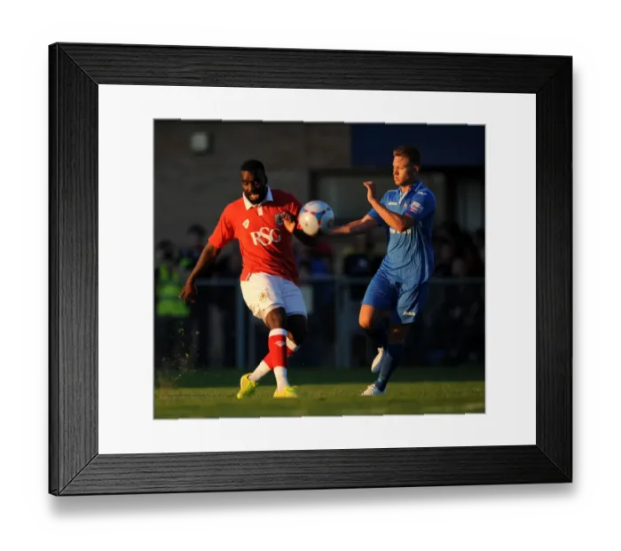 Framed Print : Bristol City's Karleigh Osborne in Pre-Season Form at Woodspring Stadium