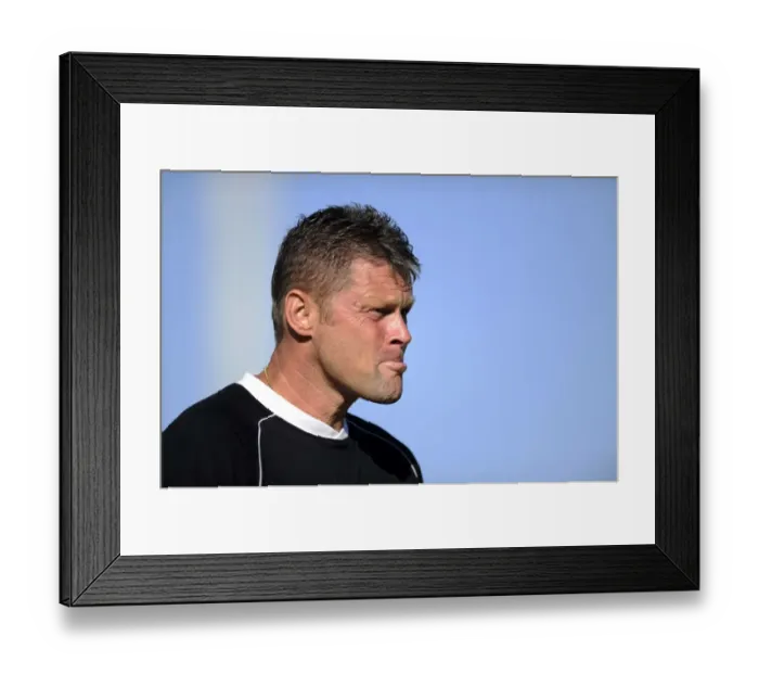 Framed Print : Steve Cotterill Leads Bristol City in Capital One Cup Clash at Kenilworth Road, 2015