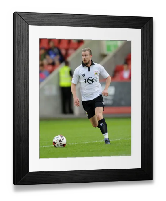 Framed Print : Wade Elliott in Action: Cheltenham Town vs. Bristol City, 2014 Framed Print : Wade Elliott in Action: Cheltenham Town vs. Bristol City, 2014