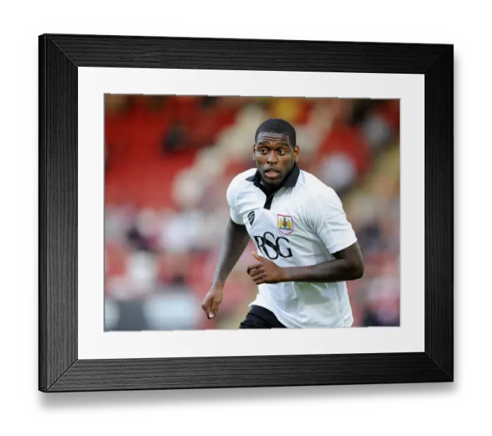 Framed Print : Bristol City's Jay Emmanuel-Thomas in Action against Cheltenham Town, 2014 Framed Print : Bristol City's Jay Emmanuel-Thomas in Action against Cheltenham Town, 2014