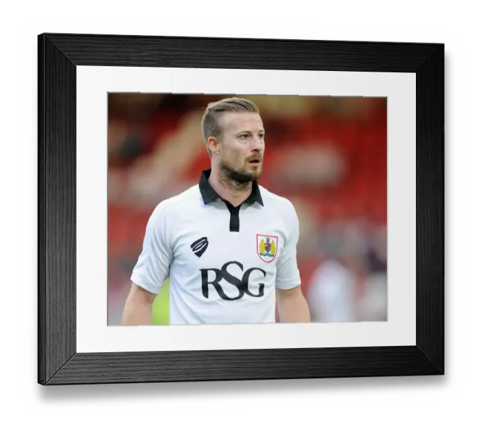 Framed Print : Wade Elliott in Action: Bristol City vs. Cheltenham Town, 2014 - Pre-Season Friendly Framed Print : Wade Elliott in Action: Bristol City vs. Cheltenham Town, 2014 - Pre-Season Friendly