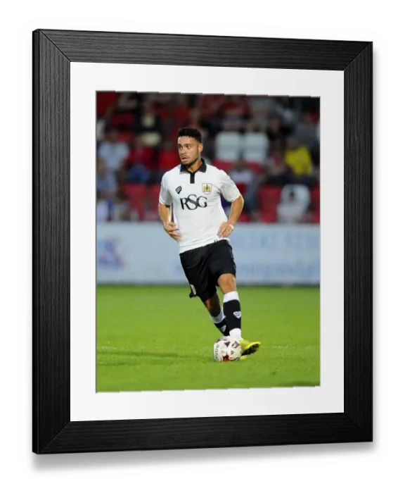 Framed Print : Derrick Williams of Bristol City in Action against Cheltenham Town, 2014 Framed Print : Derrick Williams of Bristol City in Action against Cheltenham Town, 2014