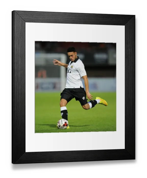 Framed Print : Bristol City's Derrick Williams in Action against Cheltenham Town (2014) Framed Print : Bristol City's Derrick Williams in Action against Cheltenham Town (2014)