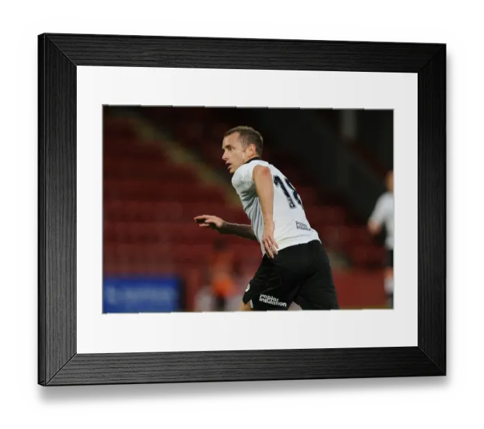 Framed Print : Aaron Wilbraham of Bristol City in Action against Cheltenham Town, 2014 Framed Print : Aaron Wilbraham of Bristol City in Action against Cheltenham Town, 2014