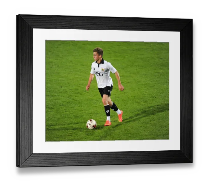 Framed Print : Bristol City's Joe Bryan in Action against Cheltenham Town, 2014 Framed Print : Bristol City's Joe Bryan in Action against Cheltenham Town, 2014