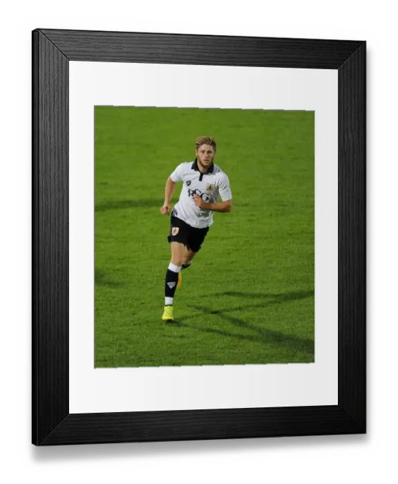 Framed Print : Bristol City's Wes Burns in Action Against Cheltenham Town (Joe Meredith / JMP, 2014)