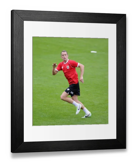 Framed Print : Bristol City's Aaron Wilbraham in Action against Cheltenham Town (2014) Framed Print : Bristol City's Aaron Wilbraham in Action against Cheltenham Town (2014)
