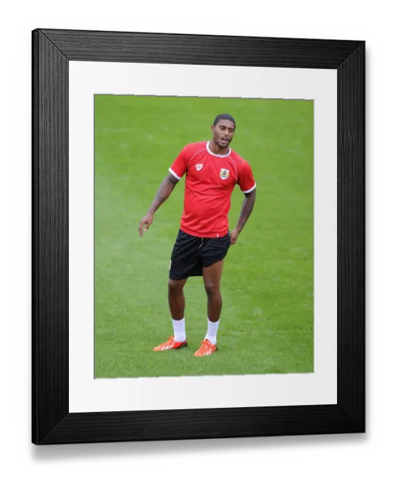 Framed Print : Mark Little of Bristol City in Action Against Cheltenham Town, 2014 Framed Print : Mark Little of Bristol City in Action Against Cheltenham Town, 2014