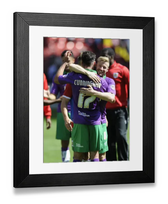 Framed Print : Celebrating the Win: Wade Elliott and Gregg Cunningham of Bristol City After Scoring the First Goal Against Sheffield United (09-08-2014)