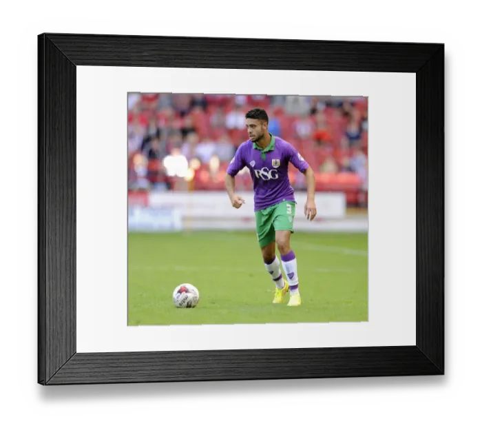 Framed Print : Bristol City's Derrick Williams in Action: Sheffield United vs. Bristol City, Sky Bet League One Opening Game (09 / 08 / 2014)