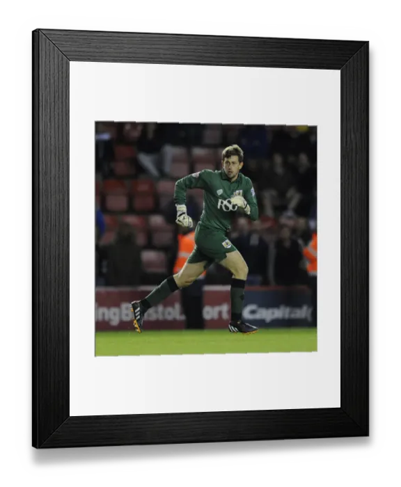 Framed Print : Bristol City's Frank Fielding in Action: Bristol City vs Oxford United, Capital One Cup First Round, Ashton Gate