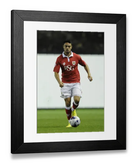 Framed Print : Derrick Williams in Action: Bristol City vs Oxford United, Capital One Cup First Round
