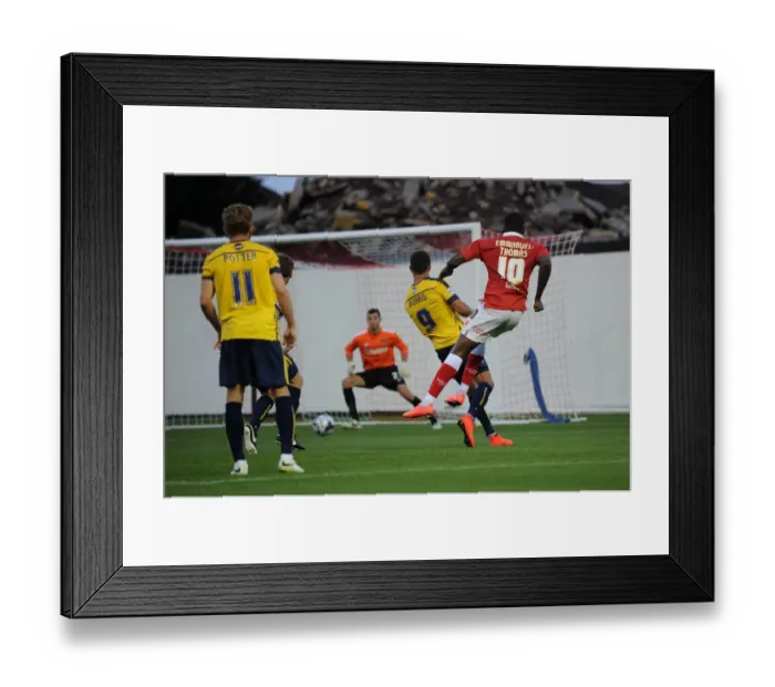 Framed Print : Jay Emmanuel-Thomas Aims for Goal: Bristol City vs Oxford United, Capital One Cup First Round Framed Print : Jay Emmanuel-Thomas Aims for Goal: Bristol City vs Oxford United, Capital One Cup First Round