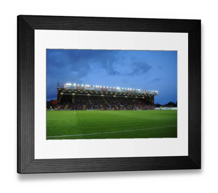 Framed Print : Bristol City vs Oxford United under Ashton Gate Floodlights, Capital One Cup First Round