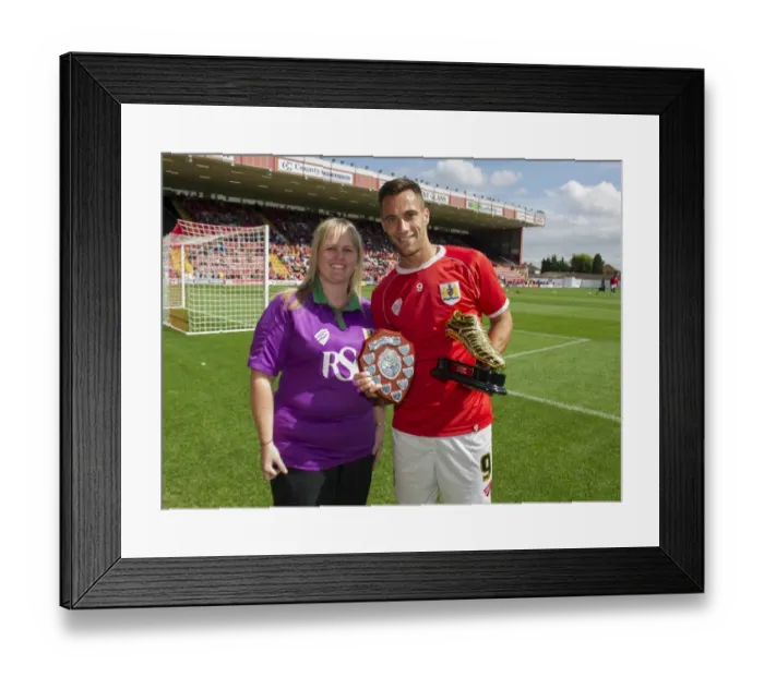 Framed Print : Bristol City's Sam Baldock Wins Golden Boot in Sky Bet League One Debut