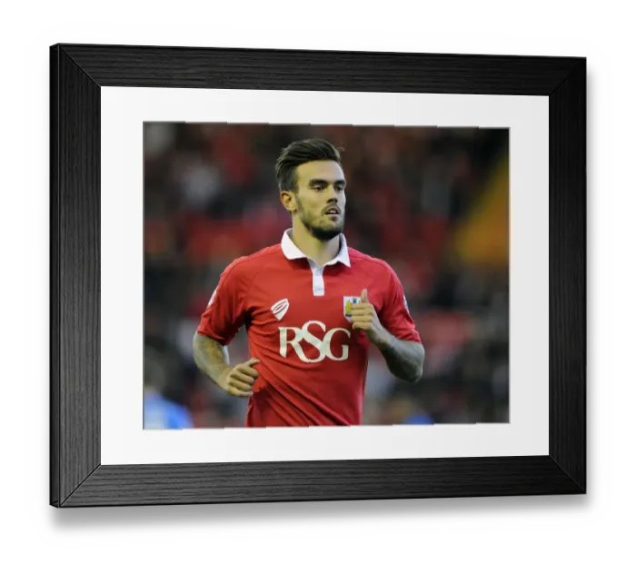 Framed Print : Marlon Pack in Action: Bristol City vs Leyton Orient, Sky Bet League One, 2014