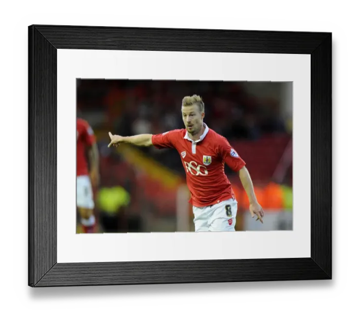Framed Print : Bristol City's Wade Elliott in Action Against Leyton Orient, Sky Bet League One, 2014 Framed Print : Bristol City's Wade Elliott in Action Against Leyton Orient, Sky Bet League One, 2014