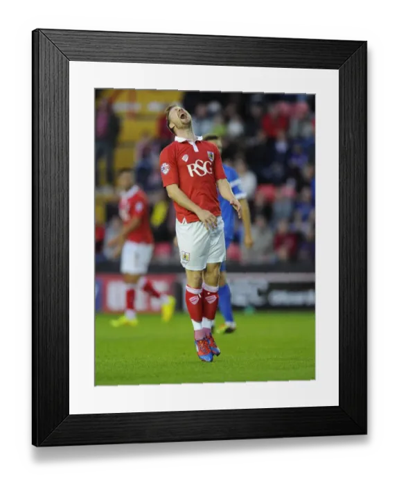 Framed Print : Frustration for Wade Elliott as Bristol City Face Leyton Orient in Sky Bet League One Framed Print : Frustration for Wade Elliott as Bristol City Face Leyton Orient in Sky Bet League One