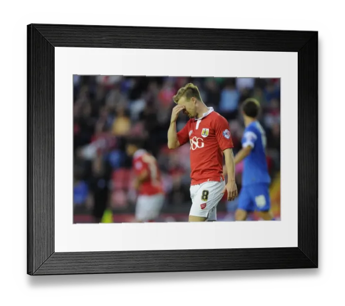 Framed Print : Frustrated Wade Elliott of Bristol City During Leyton Orient Clash, Sky Bet League One 2014 Framed Print : Frustrated Wade Elliott of Bristol City During Leyton Orient Clash, Sky Bet League One 2014