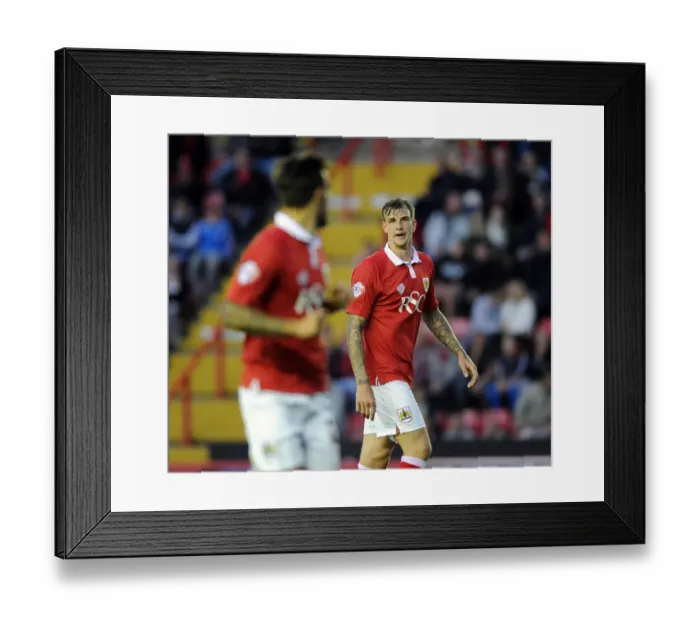 Framed Print : Bristol City Football Club: Marlon Pack and Aden Flint Discuss Corner Tactics