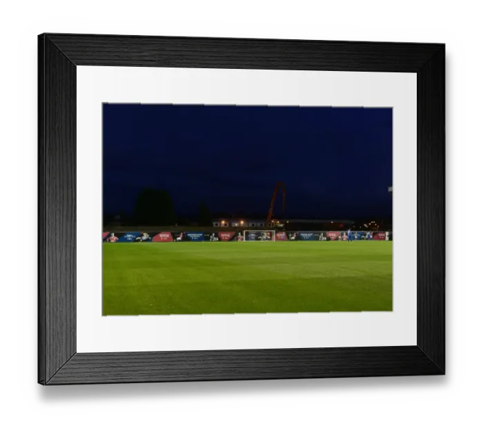 Framed Print : Bristol City vs Leyton Orient: Intense Action at Ashton Gate Stadium, Sky Bet League One (2014)