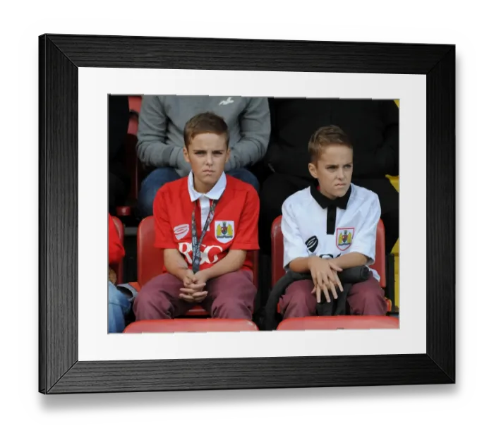 Framed Print : Bristol City Fans Unwavering Support at Rochdale: Sky Bet League One (23 / 08 / 2014) Framed Print : Bristol City Fans Unwavering Support at Rochdale: Sky Bet League One (23 / 08 / 2014)