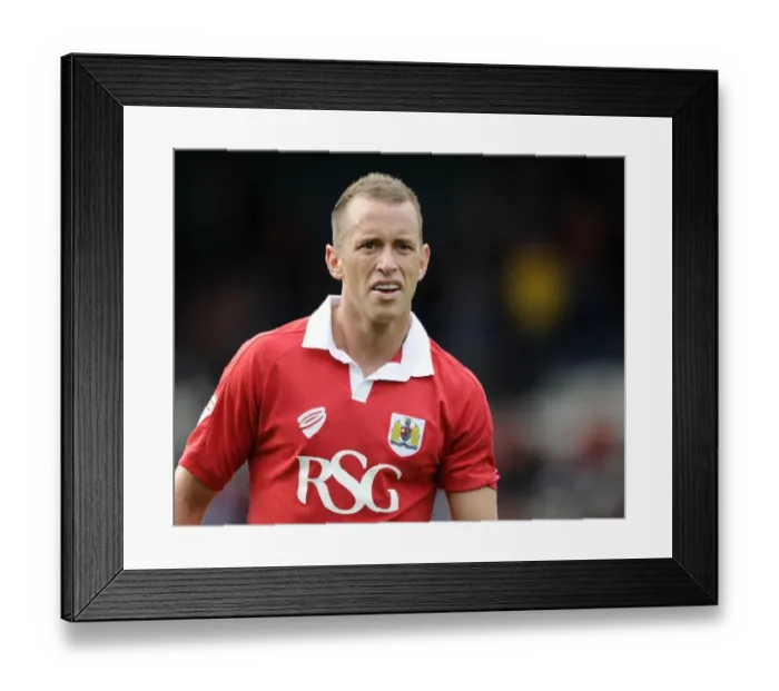 Framed Print : Aaron Wilbraham of Bristol City in Action against Rochdale AFC at Spotland Stadium, 2014 Framed Print : Aaron Wilbraham of Bristol City in Action against Rochdale AFC at Spotland Stadium, 2014