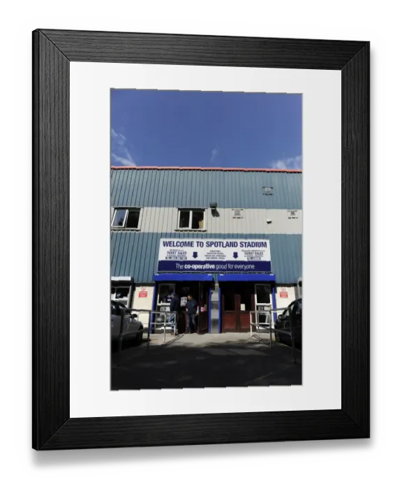 Framed Print : Bristol City vs. Rochdale: Sky Bet League One Clash at Spotland Stadium (August 2014) Framed Print : Bristol City vs. Rochdale: Sky Bet League One Clash at Spotland Stadium (August 2014)