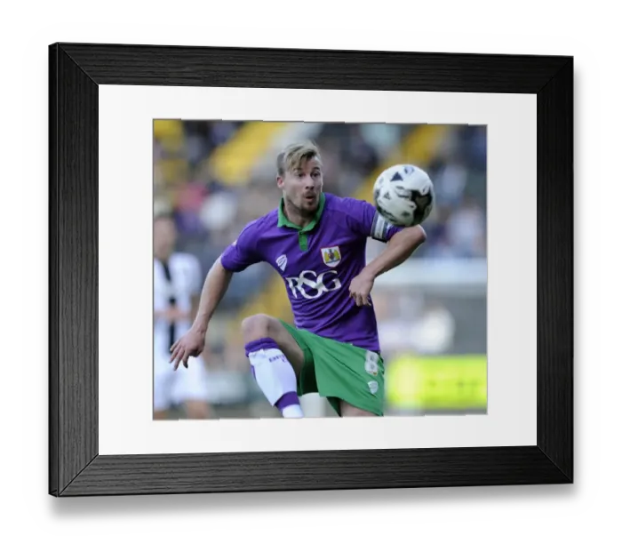 Framed Print : Bristol City's New Captain Wade Elliott Leads the Team against Notts County, Sky Bet League One, 2014 Framed Print : Bristol City's New Captain Wade Elliott Leads the Team against Notts County, Sky Bet League One, 2014