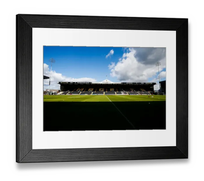 Framed Print : Sky Bet League 1 Showdown: Notts County vs. Bristol City at Meadow Lane (April 2014) Framed Print : Sky Bet League 1 Showdown: Notts County vs. Bristol City at Meadow Lane (April 2014)
