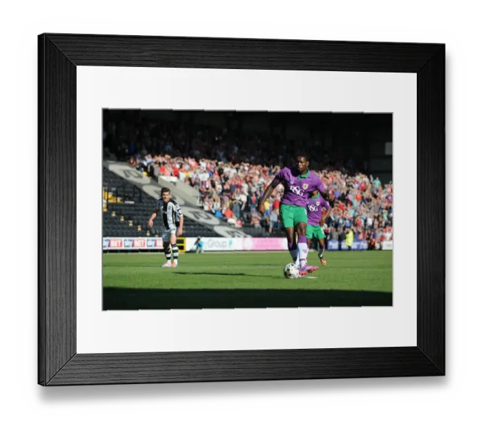 Framed Print : Last-Minute Thriller: Jay Emmanuel-Thomas Scores Penalty for Bristol City against Notts County, 2014