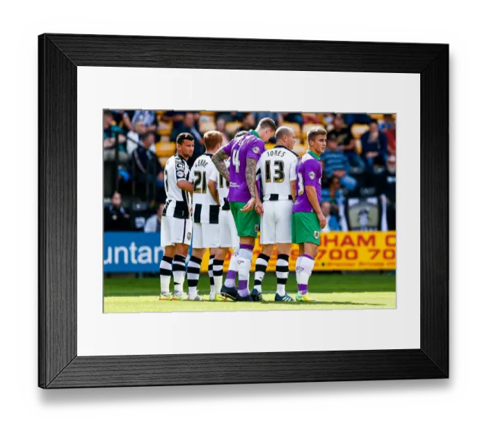Framed Print : Bristol City's Joe Bryan Watches Notts County Attack from the Wall Framed Print : Bristol City's Joe Bryan Watches Notts County Attack from the Wall