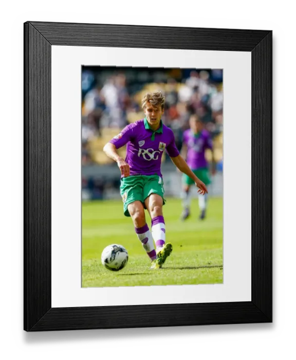 Framed Print : Bristol City's Luke Freeman in Action against Notts County, 2014 Framed Print : Bristol City's Luke Freeman in Action against Notts County, 2014