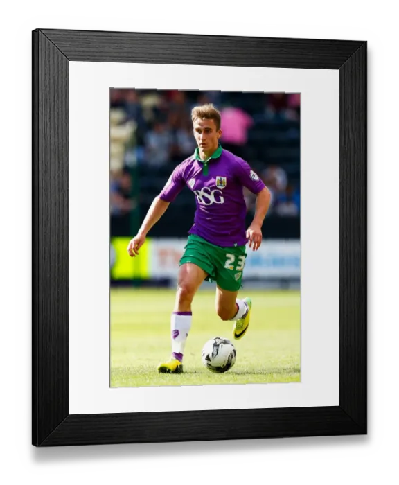 Framed Print : Bristol City's Joe Bryan in Action against Notts County, Sky Bet League 1, 2014 Framed Print : Bristol City's Joe Bryan in Action against Notts County, Sky Bet League 1, 2014