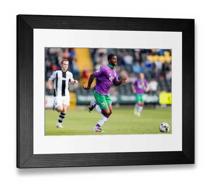 Framed Print : Mark Little in Action: Notts County vs. Bristol City, Sky Bet League 1 (April 2014) Framed Print : Mark Little in Action: Notts County vs. Bristol City, Sky Bet League 1 (April 2014)