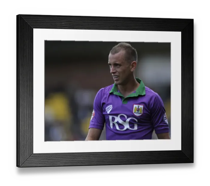 Framed Print : Aaron Wilbraham in Action: Bristol City vs. Notts County, Sky Bet League One, 2014 Framed Print : Aaron Wilbraham in Action: Bristol City vs. Notts County, Sky Bet League One, 2014