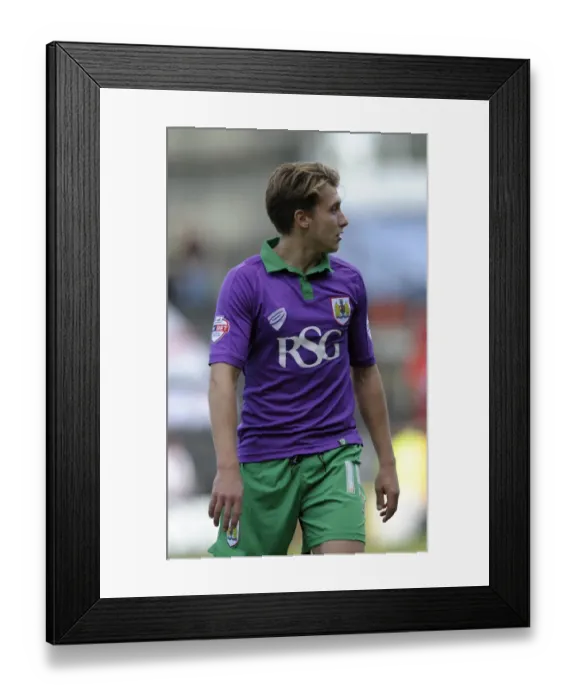 Framed Print : Bristol City's Luke Freeman in Action during Sky Bet League One Match against Notts County (2014) Framed Print : Bristol City's Luke Freeman in Action during Sky Bet League One Match against Notts County (2014)