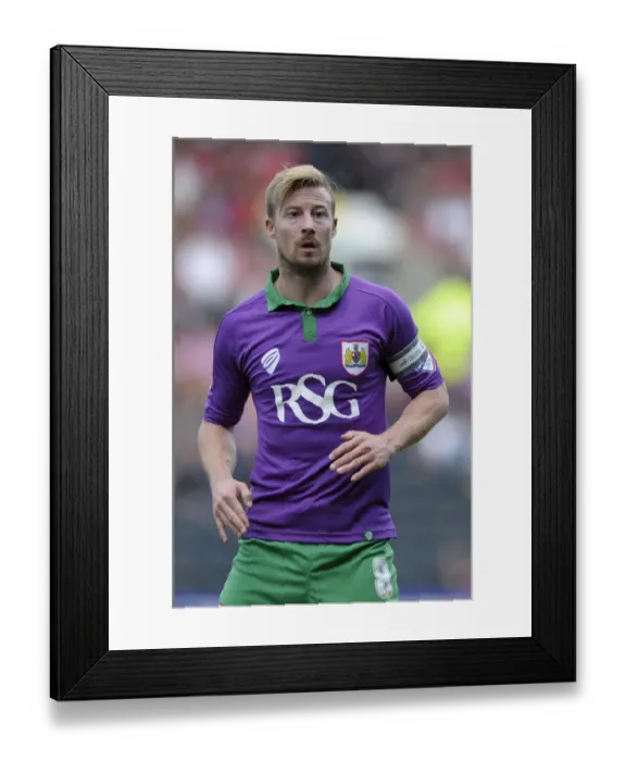 Framed Print : Wade Elliott Leads Bristol City in Sky Bet League One Clash Against Notts County, 2014 Framed Print : Wade Elliott Leads Bristol City in Sky Bet League One Clash Against Notts County, 2014