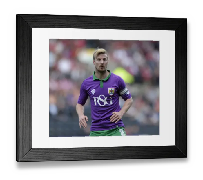 Framed Print : Wade Elliott Named New Captain: Notts County vs. Bristol City, Sky Bet League One, 2014