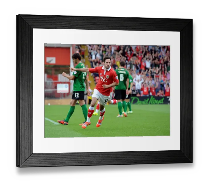 Framed Print : Bristol City's Greg Cunningham Scores Thrilling Goal Against Scunthorpe United in Sky Bet League One