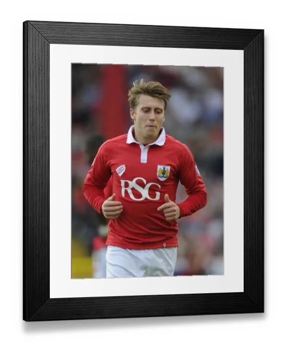 Framed Print : Bristol City's Luke Freeman in Action: Sky Bet League One Showdown vs. Scunthorpe United, September 2014 Framed Print : Bristol City's Luke Freeman in Action: Sky Bet League One Showdown vs. Scunthorpe United, September 2014