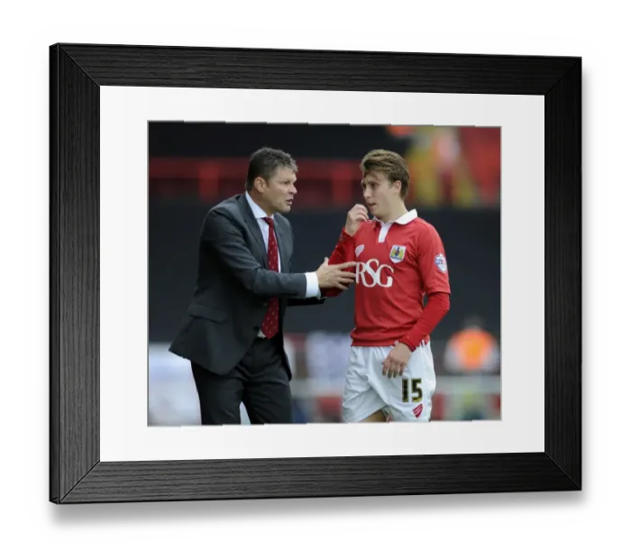 Framed Print : Steve Cotterill and Luke Freeman of Bristol City: Pre-Match Huddle vs Scunthorpe United, September 6, 2014 Framed Print : Steve Cotterill and Luke Freeman of Bristol City: Pre-Match Huddle vs Scunthorpe United, September 6, 2014